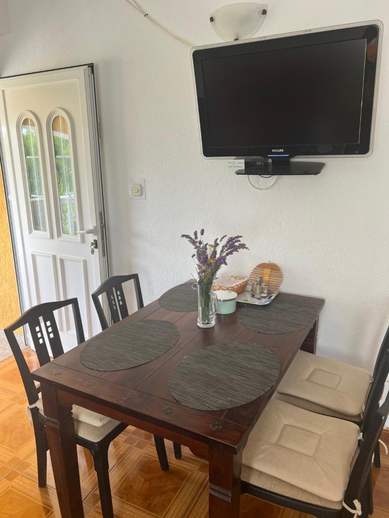 Apartmani Anna Vir Ngoại thất bức ảnh
